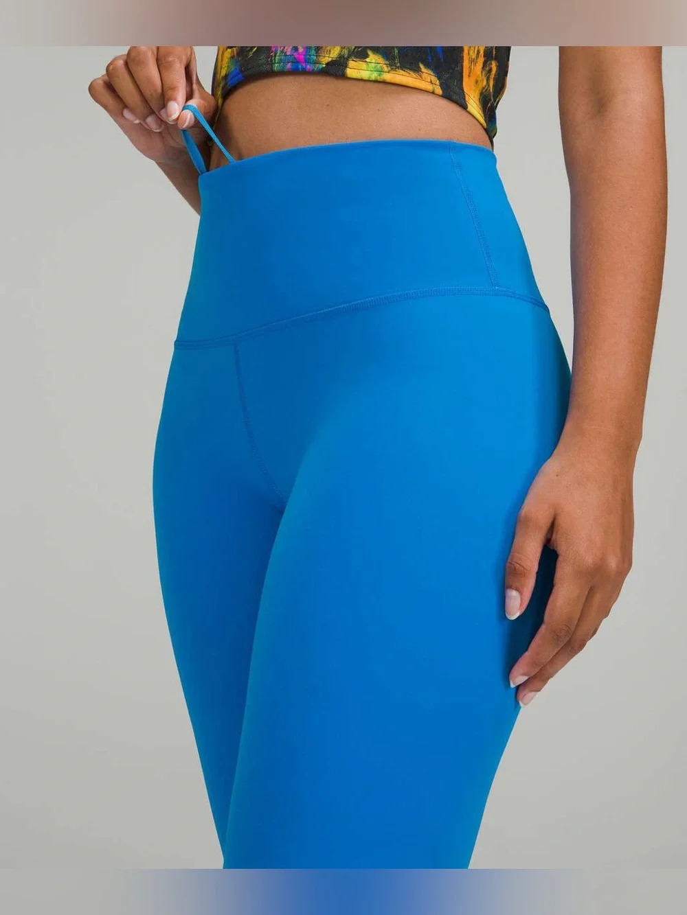042. Lululemon Wunder Train High-Rise Tight 25